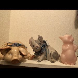 A cute collection of pigs!